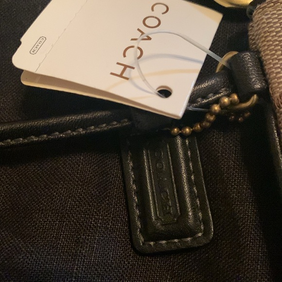 Coach zipper pouch on signature pattern - Picture 2 of 4